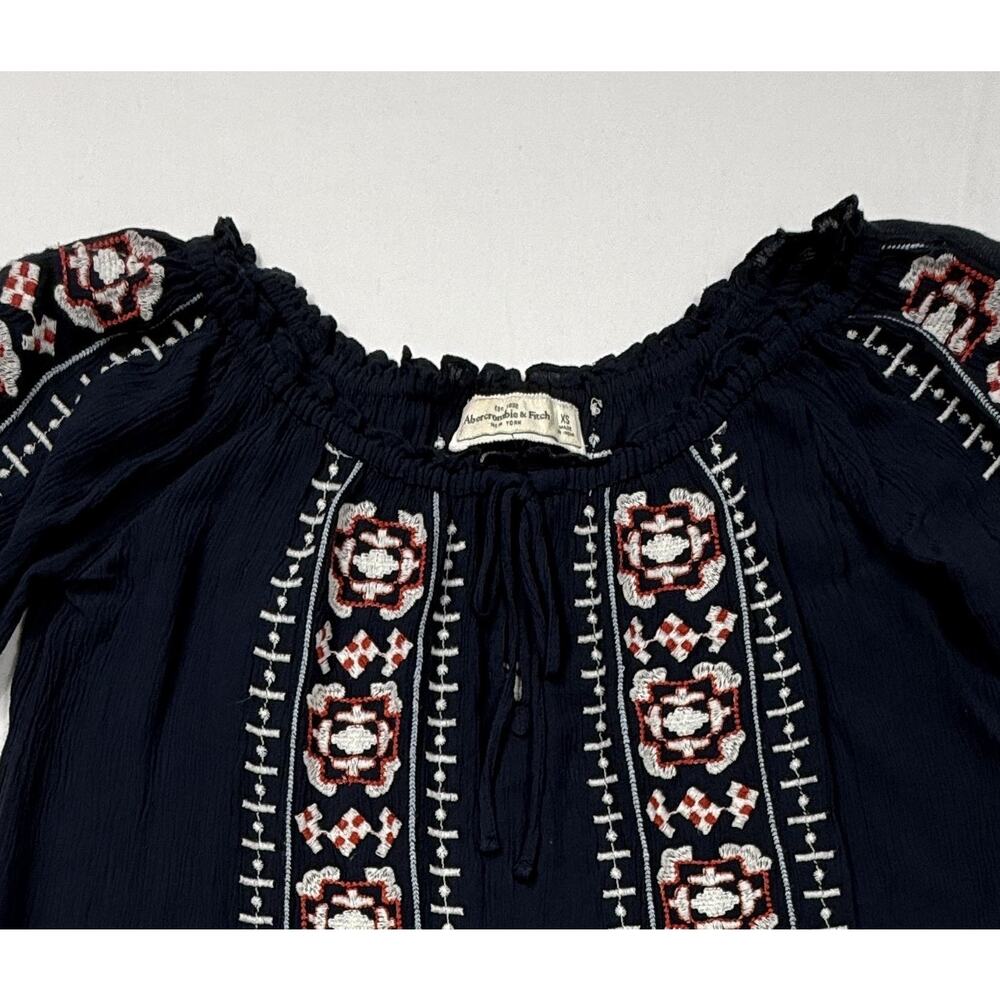 Abercrombie & Fitch navy blue XS boho top white and red embroidered long sleeves - Picture 4 of 10